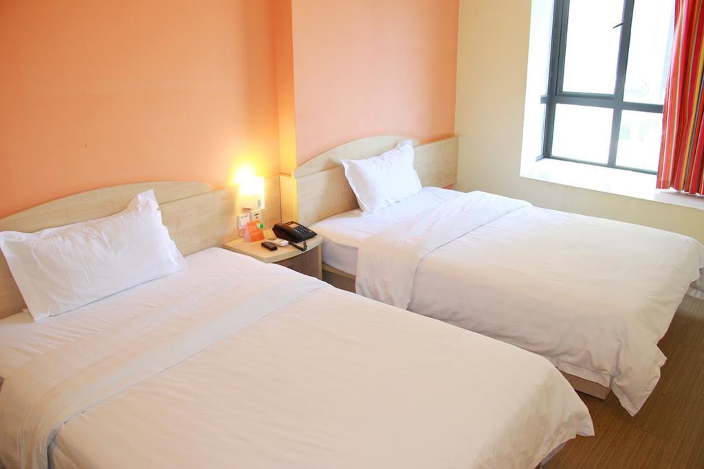 7Days Inn Dalian Gangwan Square Station Port Buitenkant foto